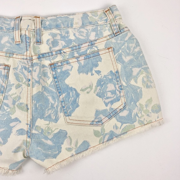 Current/Elliott The Boyfriend Short in 'Blue Rose' - Picture 12 of 16